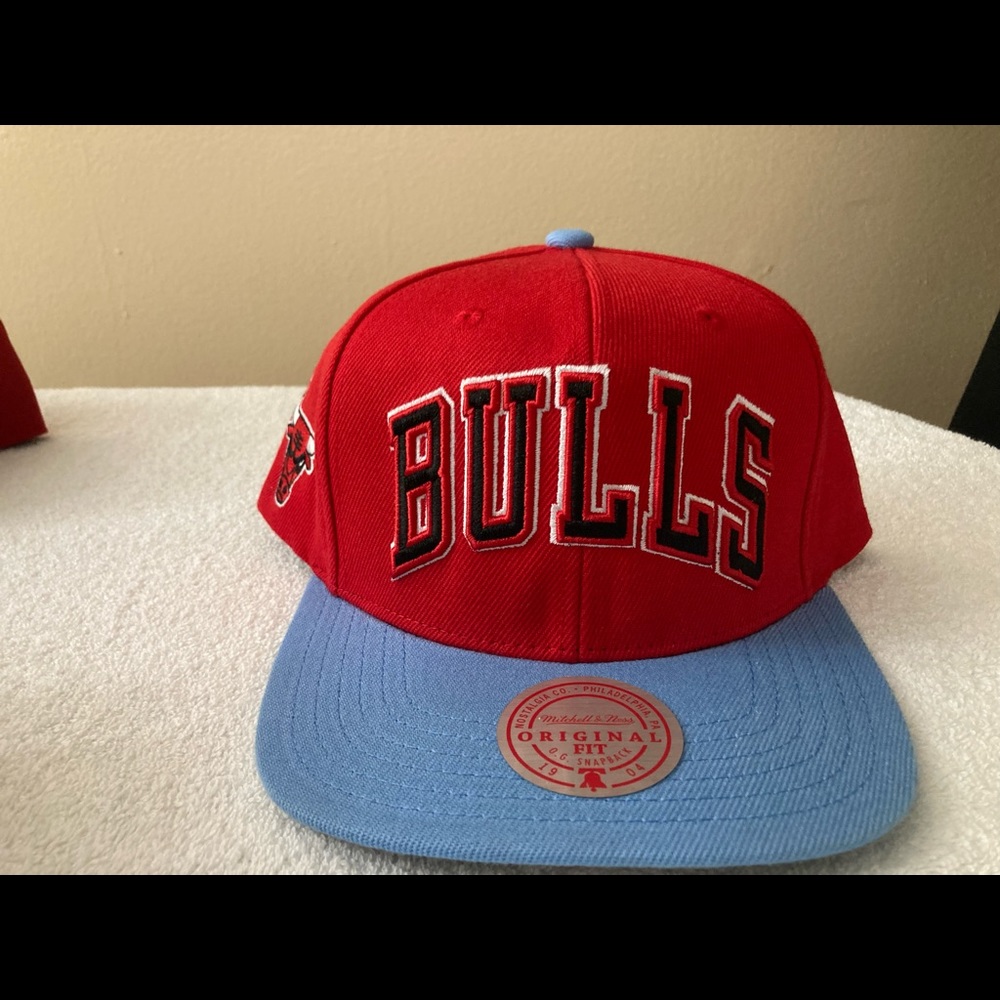 Mitchell and ness Chicago Bulls snap back hat!